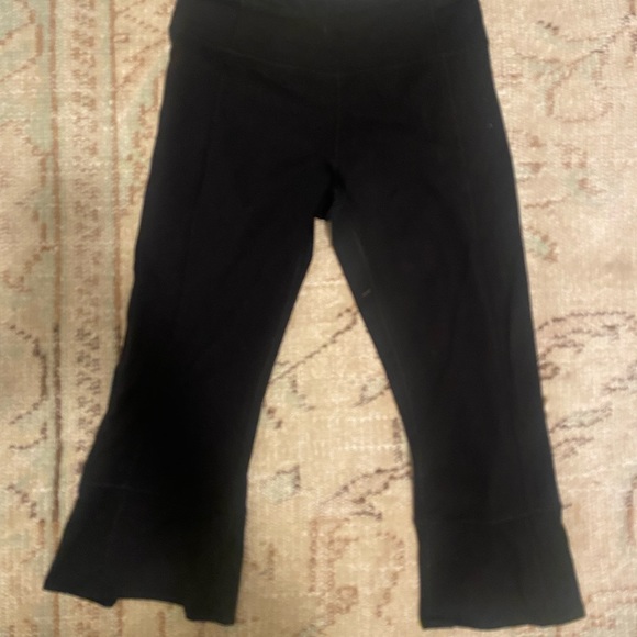 Lululemon Slit Crop - Picture 2 of 3